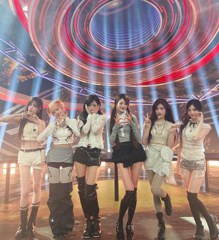 IVE Raih Kemenangan Perdana “BLACKHOLE” di Show Champion