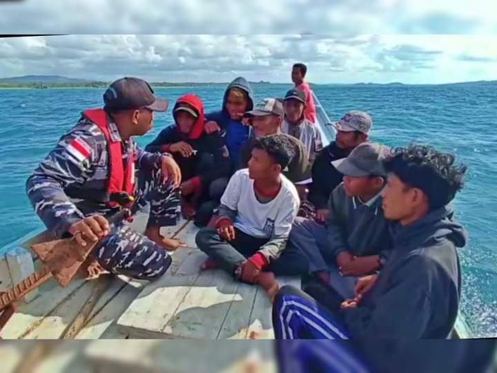12 Nelayan Indonesia yang Terdampar di Australia Dijemput TNI AL 