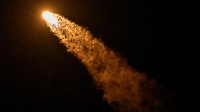 Roket SpaceX Berpotensi Hantam Bulan Besok, Picu Kawah Raksasa