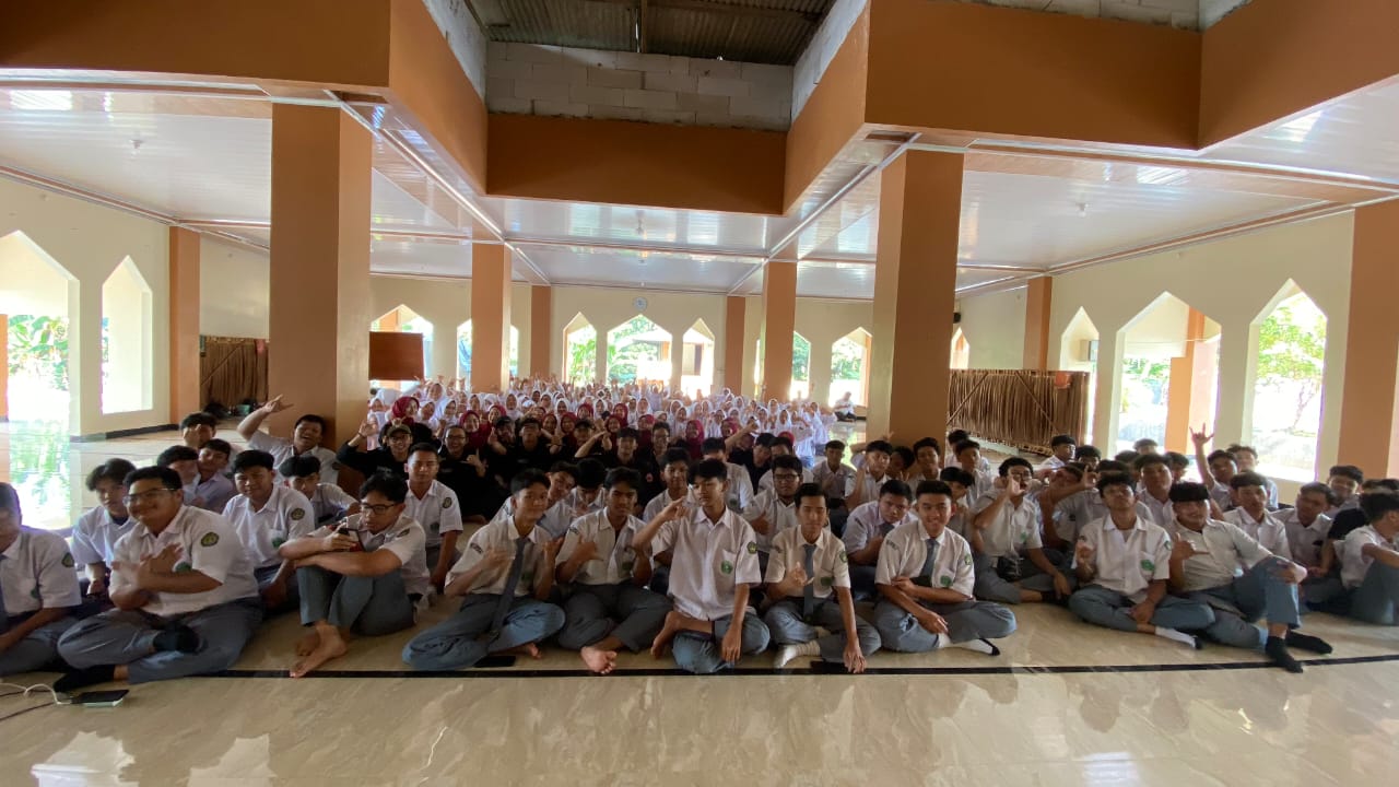 HMPS KPI Gelar KPI Goes to School untuk Menginspirasi Generasi Muda