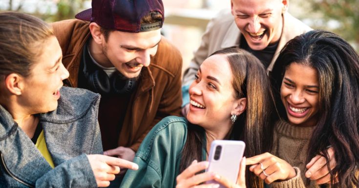 Oversharing atau Storytelling? Cara Anak Muda Berbagi Cerita di Media Sosial Mulai Berubah