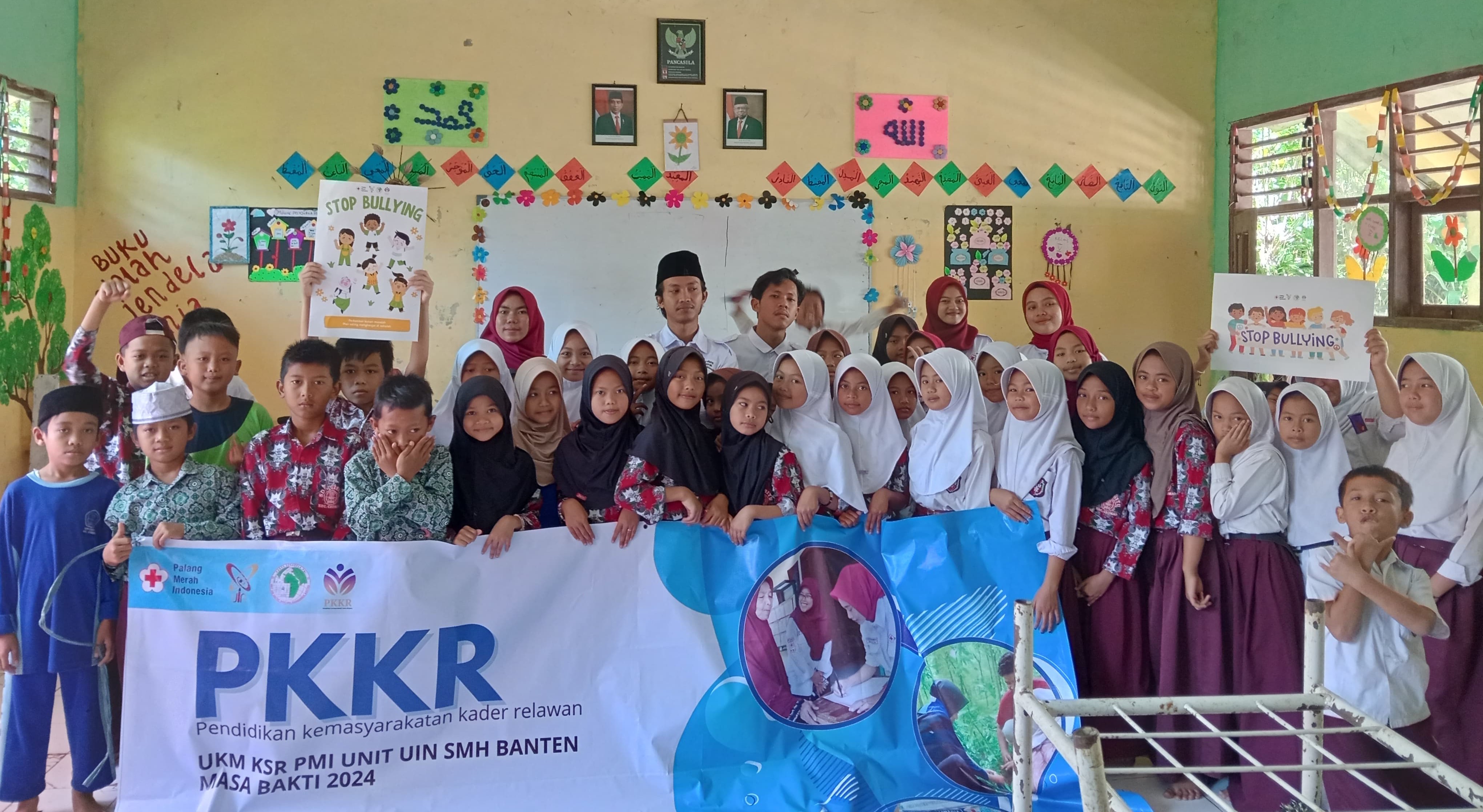 Mahasiswa KSR PMI UIN Banten Edukasi Siswa Tentang Bullying dan Kekerasan Seksual