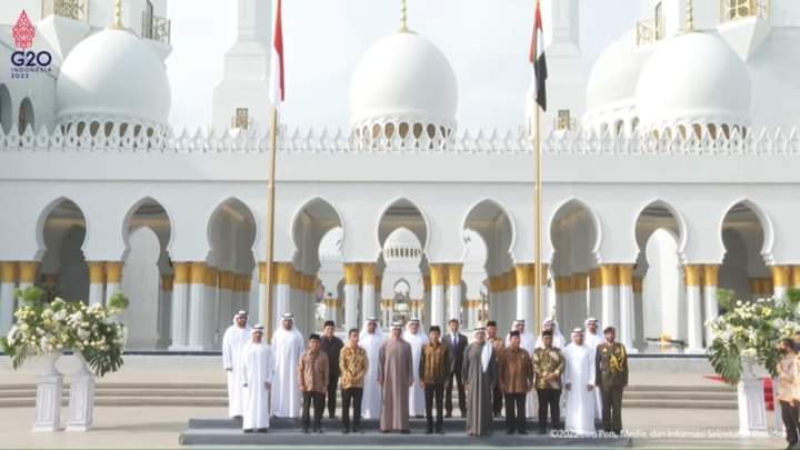 Kemegahan Masjid Raya Sheikh Zayed Solo, Simbol Persahabatan Dua Negara