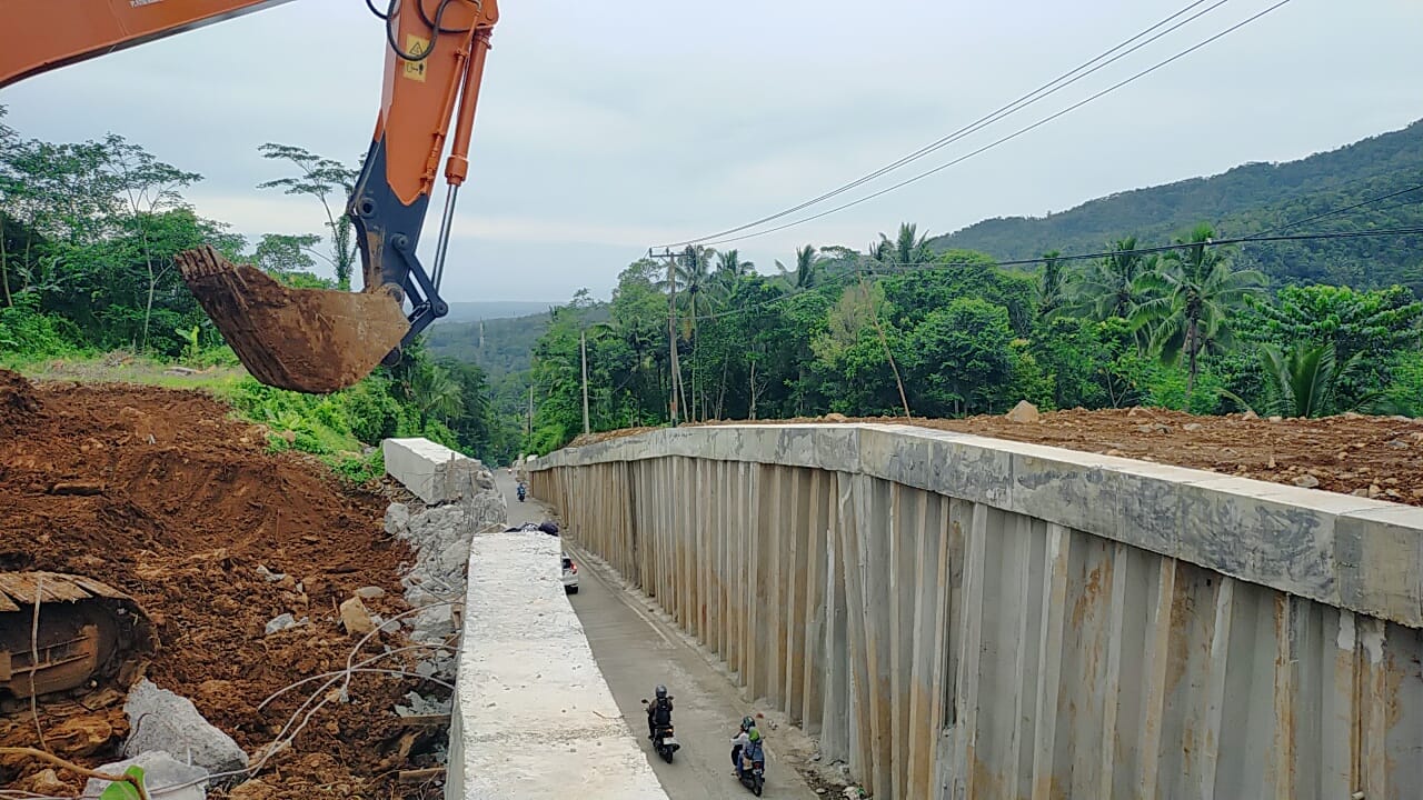 Tiang Penyangga Bangangah Miring, Dinas PUPR Banten Targetkan Perbaikan Beres H-10 Lebaran