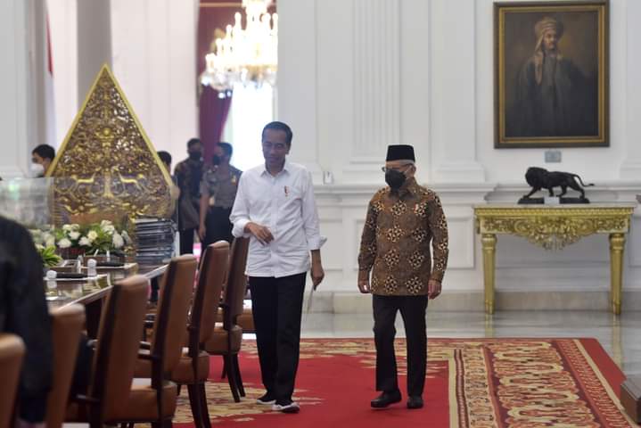 Pelayanan Dikeluhkan, Jokowi Minta Layanan Imigrasi Diubah Total dan Mudah 