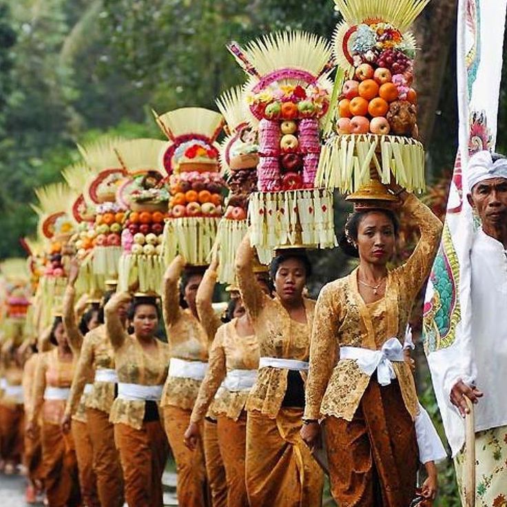Khidmat Perayaan Hari Raya Galungan di Berbagai Daerah Indonesia