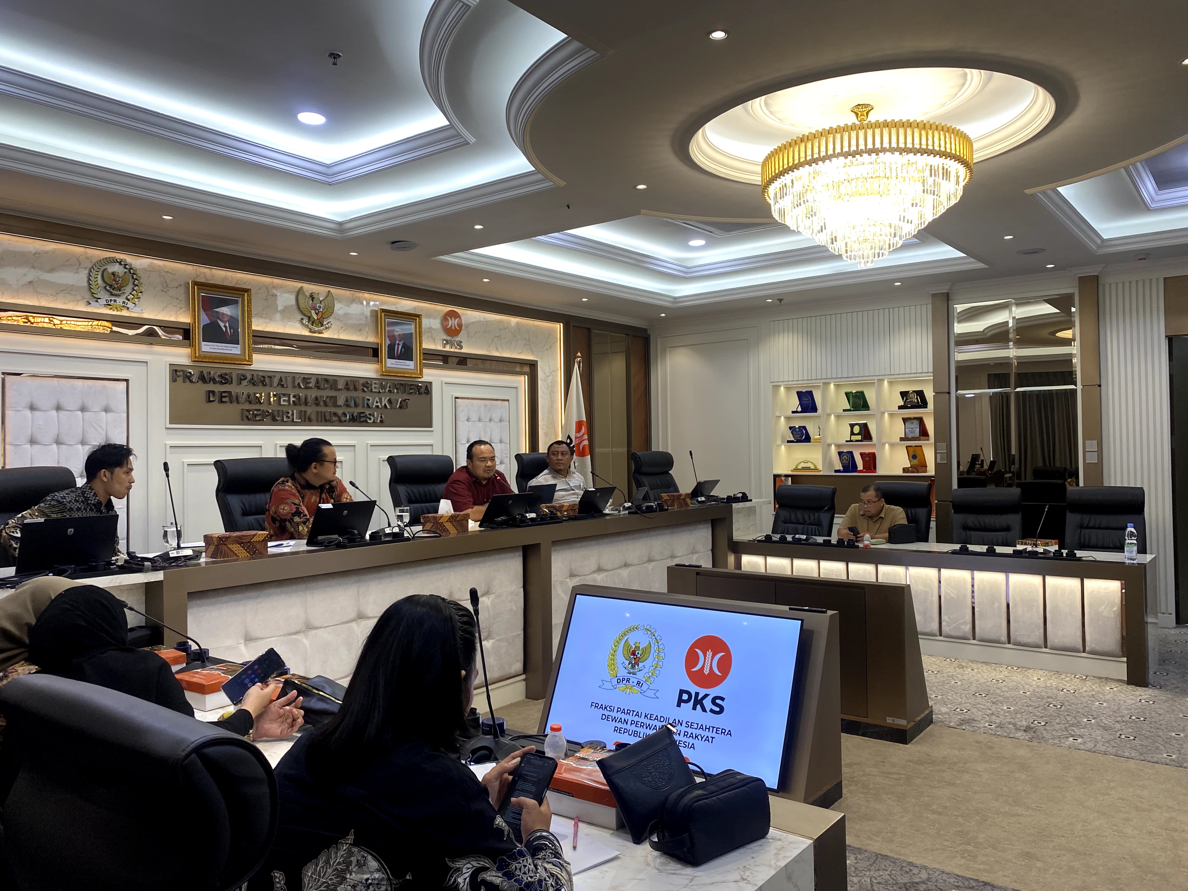Soroti Implementasi Hak Advokat dalam KUHAP Baru LBH Polem Audiensi ke DPR RI