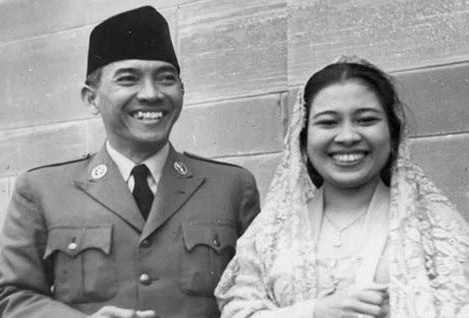 Kisah Fatmawati dan Soekarno Hingga Perjuanganya Menjahit Bendera Pusaka Merah Putih