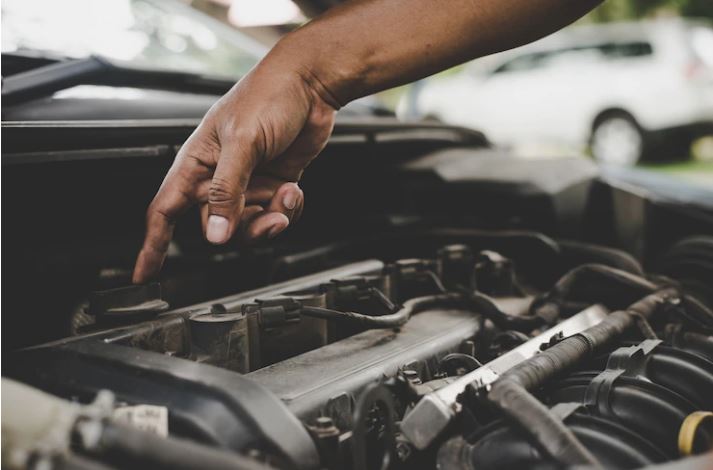 Segera Servis Mobil Jika Terdengar Suara Aneh pada Bagian Mesin, Bisa Jadi Ini Penyebabnya