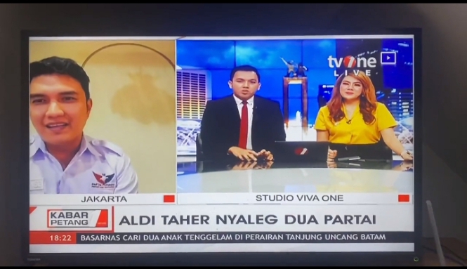 Nyaleg Dua Partai, Yel-yel Aldi Taher Bikin Ngakak, Netizen: Lain Emang Ini Orang