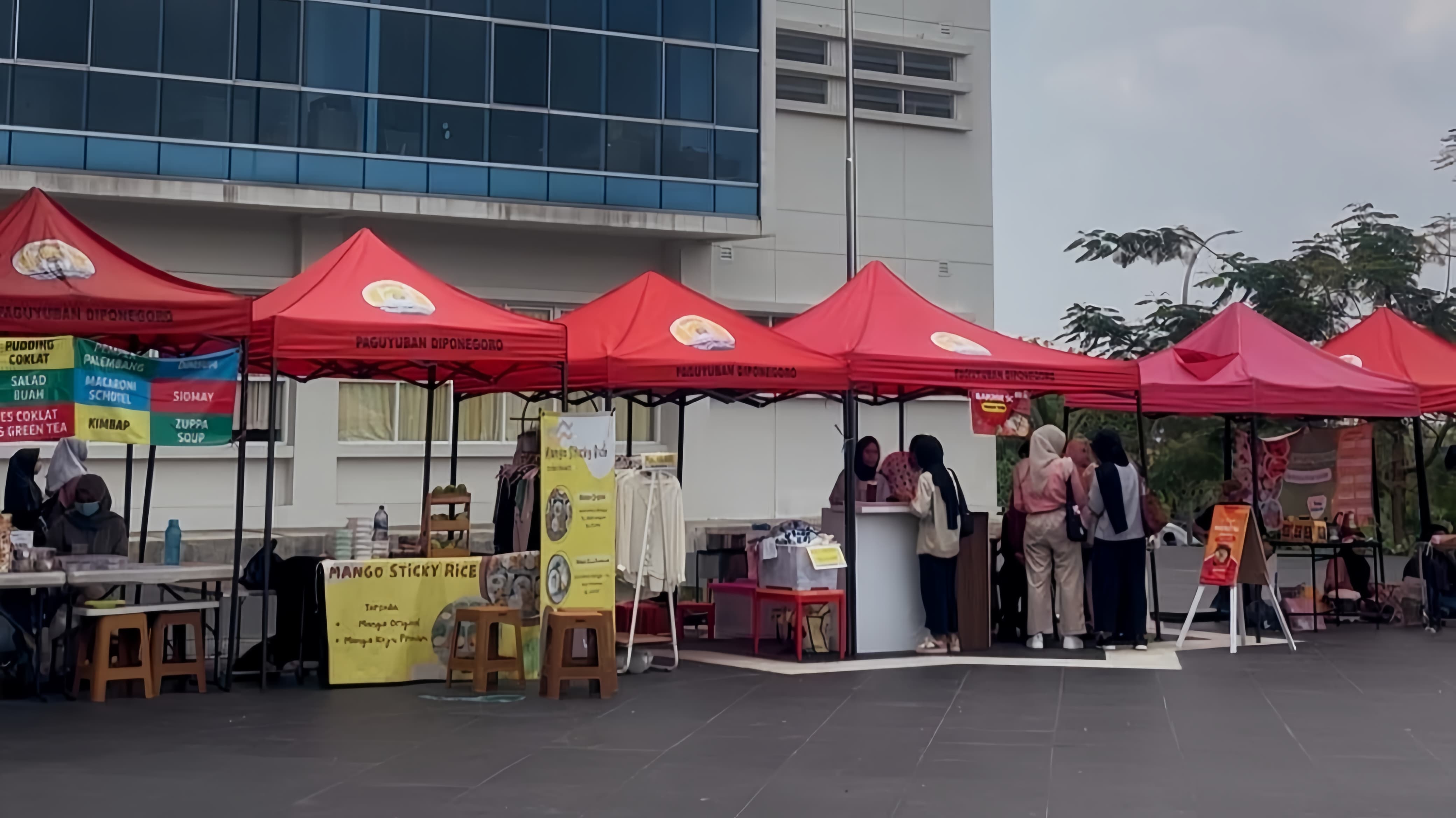 HMPS ES Sukses Gelar SEF : Bazar Mahasiswa dan Pelaku UMKM Kota Serang