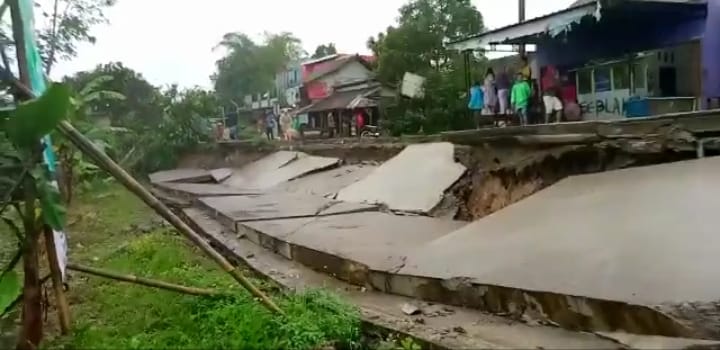 Terkait, Amblasnya Jalan Picung--Munjul, Bupati Kirim Surat ke Gubernur, Minta Segera Diperbaiki 