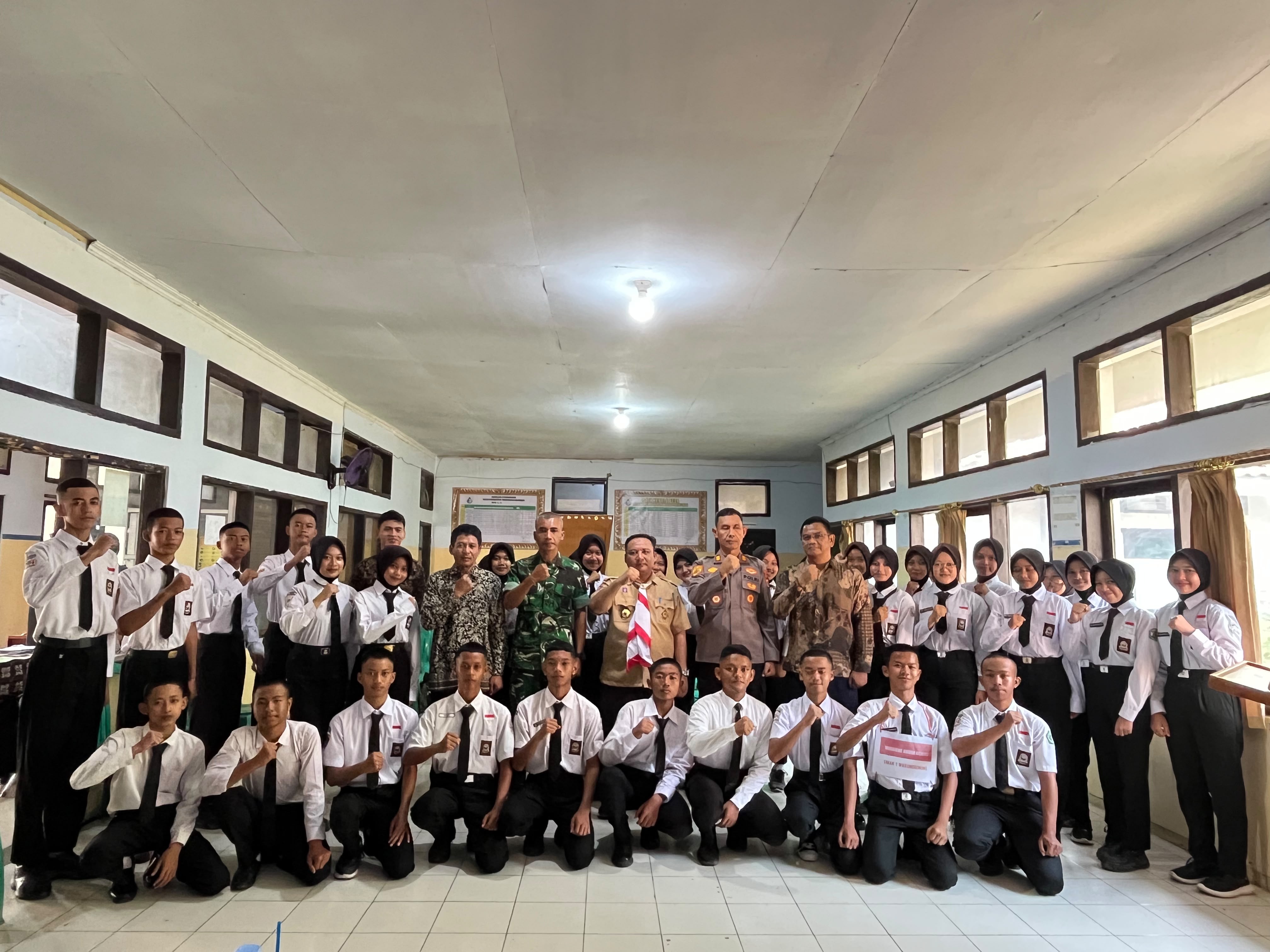 Calon Paskibra Kecamatan Warunggunung Jalani Cek Kesehatan Jelang HUT ke-81 RI