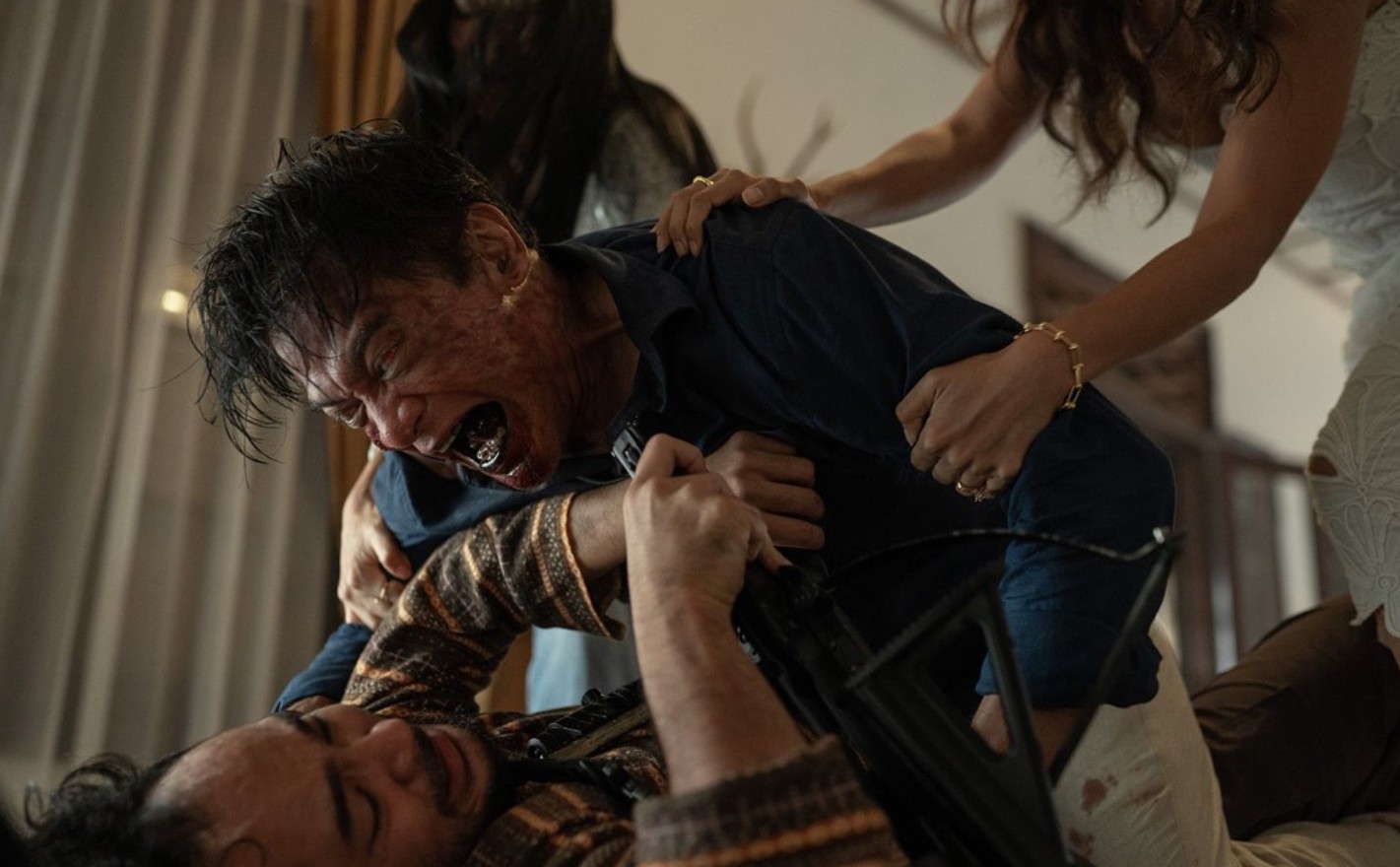 Film Abadi Nan Jaya Tayang, Angkat Kisah Jamu Tradisional Penyebab Wabah Zombie