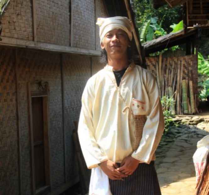 ‎Jamang Sangsang: Fashion Tradisional Pria Baduy yang Tetap Keren Tanpa Ribet