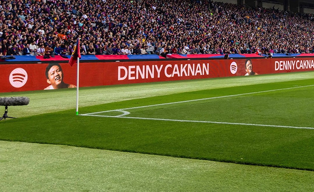 Wow, Tampang Denny Caknan Tampil di LED Stadion Camp Nou Barcelona, Bikin Bangga