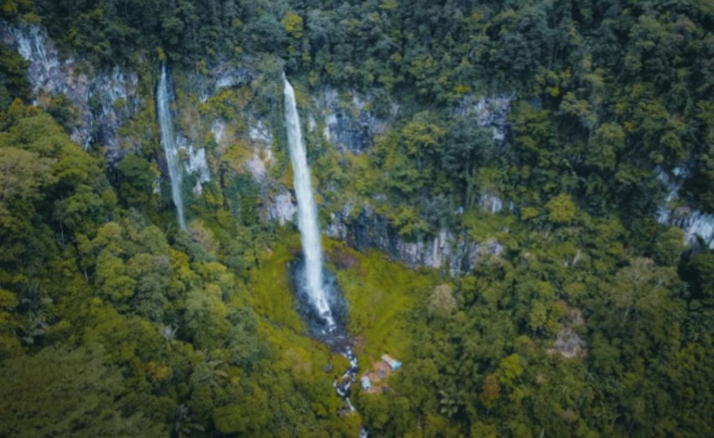 Menghabiskan Waktu Diakhir Pekan dengan Berkunjung ke Wisata Curug Cileat