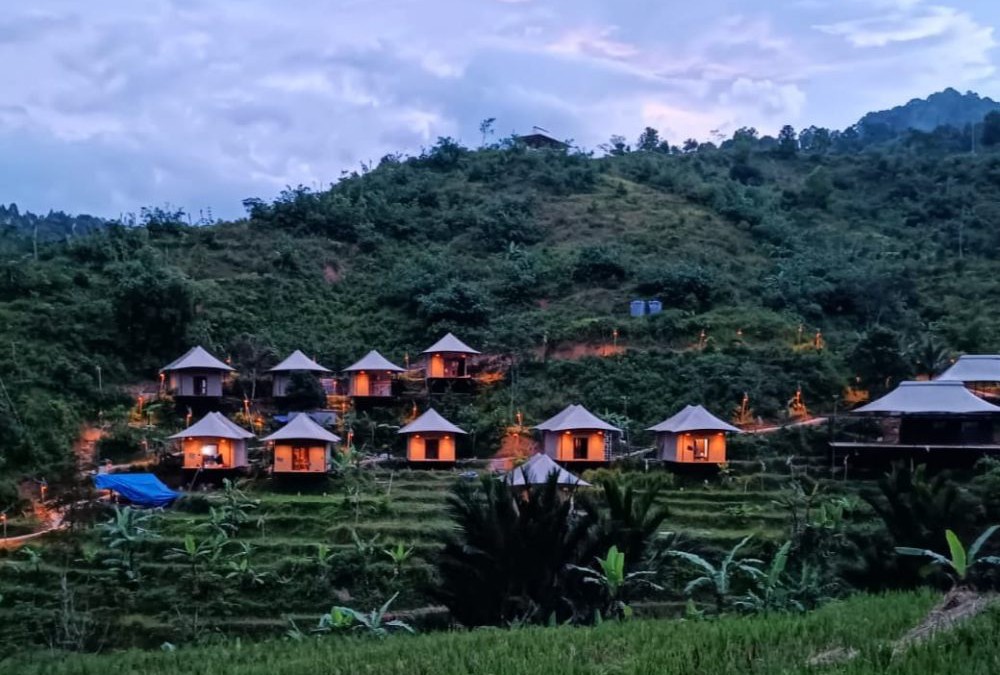 3 Rekomendasi Glamping di Bogor Dekat Sungai