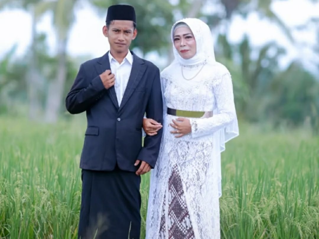 Pria di Lombok Nikahi Ibu Temannya Viral, Selisih Usia 20 Tahun 