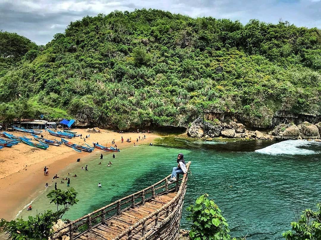 Pesona Kecantikan Pantai di Gunungkidul Yogyakarta