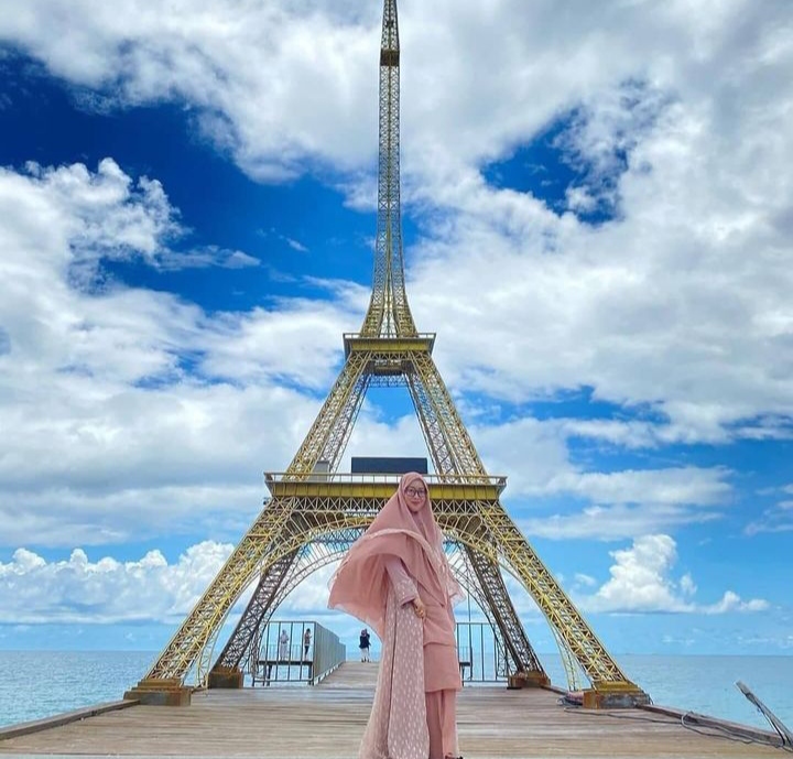 Menara Eiffel di Tepi Pantai, Wisata Pandeglang 2024 Ciputih Resort