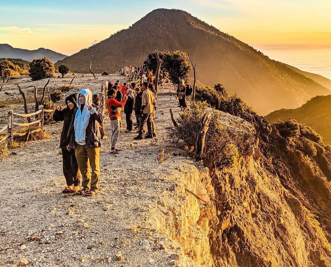 Pendaki Pemula Coba 5 Gunung Trek Mudah Buat yang Pertama Kali Hiking