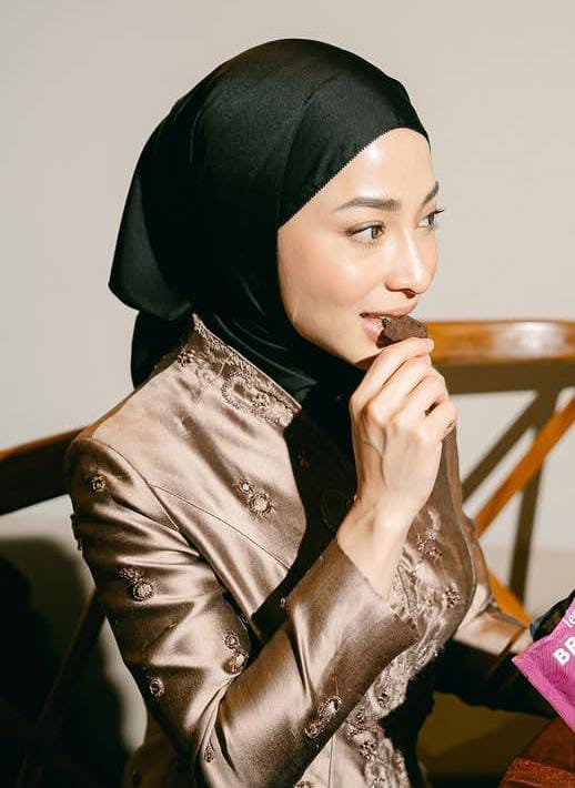 Nikita Willy Tampil dengan Gaya Baru, Penampilannya Berhijab Jadi Sorotan