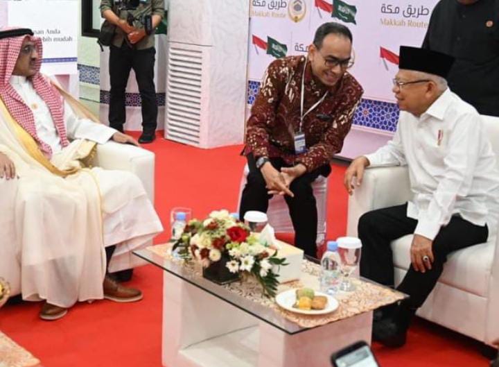 Wapres Tinjau Layanan Fast Track Mecca Route, Soroti Keuntungan dan Sampaikan Apresiasi