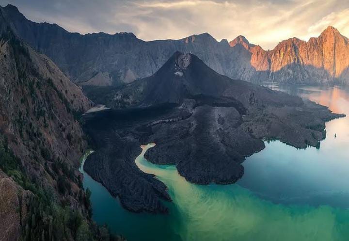 Pesona Gunung Rinjani: Banyak di Bicarakan, Keindahan yang Menawan, Tantangan yang Menguji