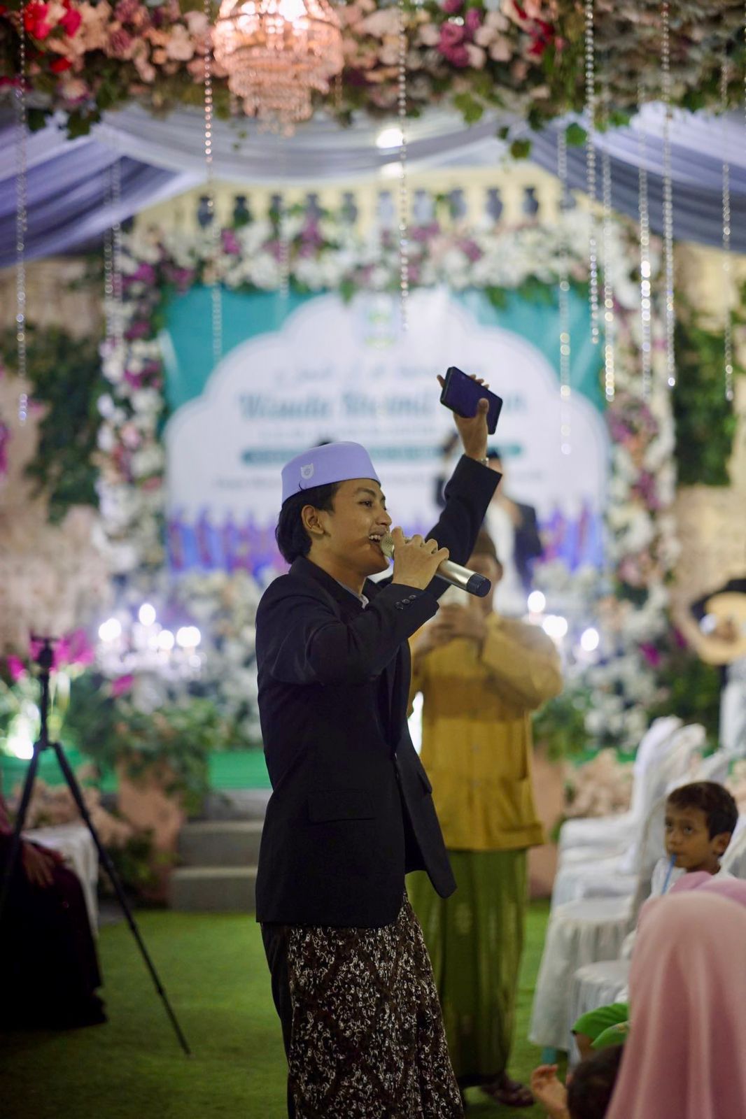 Menebar Kebaikan Lewat Sholawat, Cara Afandi Sentuh Hati Anak Muda