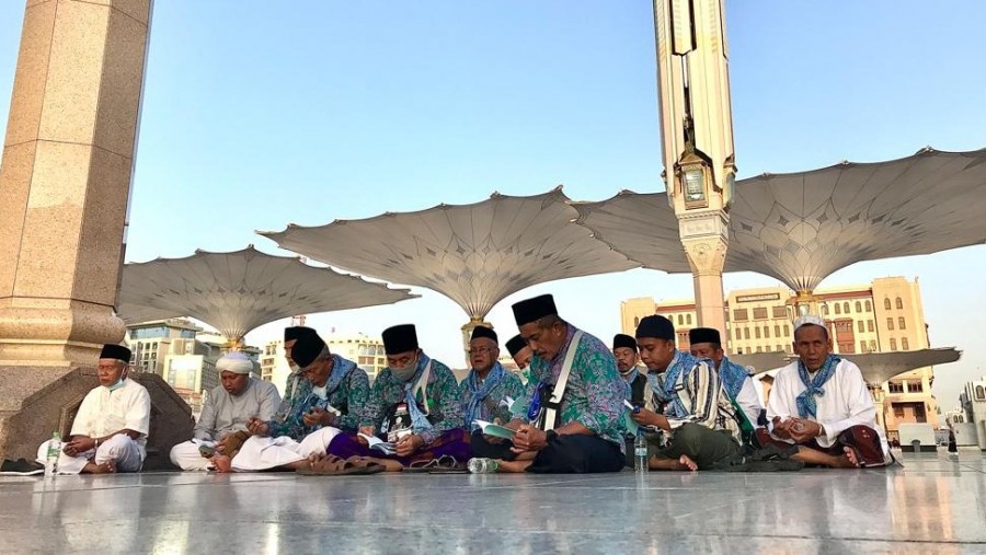 Jemaah Haji Dilarang Merokok di Kompleks Masjid, Ketahuan Bisa Kena Denda Setara Rp 18 Juta