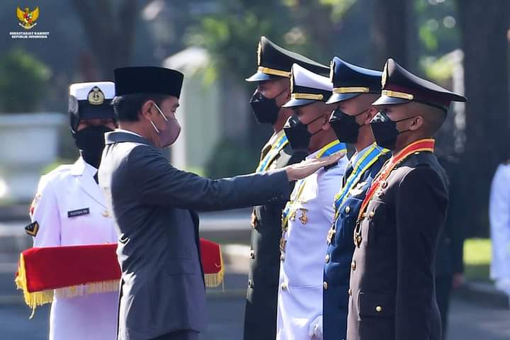 Jokowi Lantik 754 Perwira, Minta Kedepankan Integritas dan Jadi Teladan 