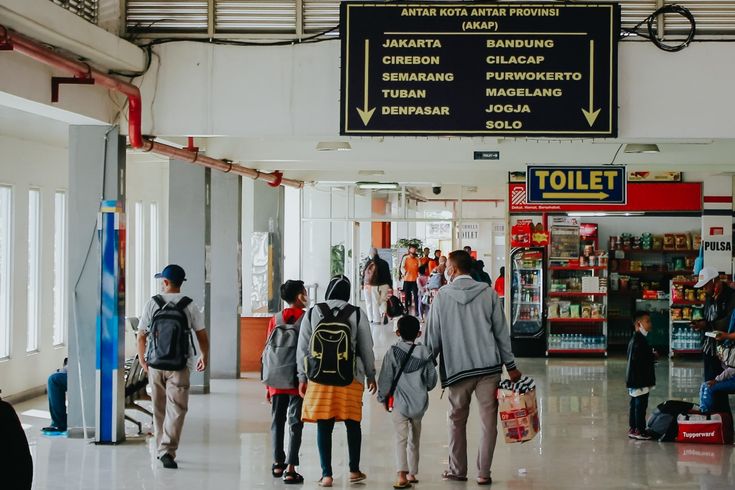 Tips Mudik Naik Transportasi Umum, Wajib Bawa Barang-Barang Ini Agar Perjalanan Nyaman