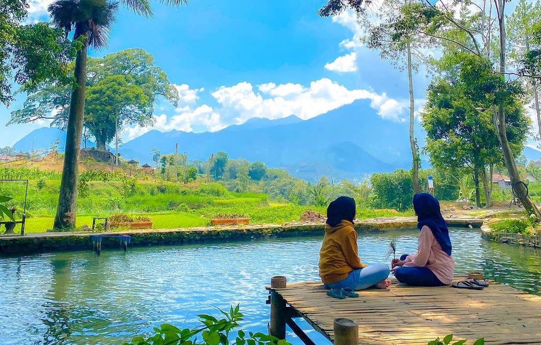 Telaga Madiredo, Wisata Malang Paling Pewe Buat Bengong 