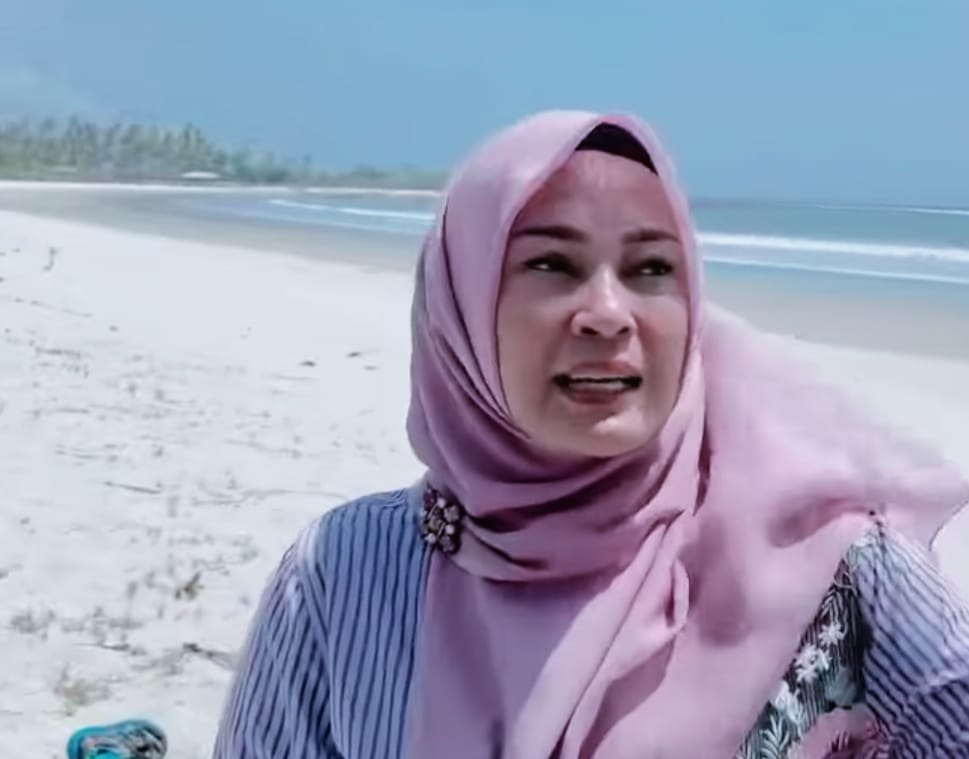 Indahnya Wisata Pandeglang, Bupati Irna Ajak Wisatawan Kunjungi Pantai Pasir Putih Ini