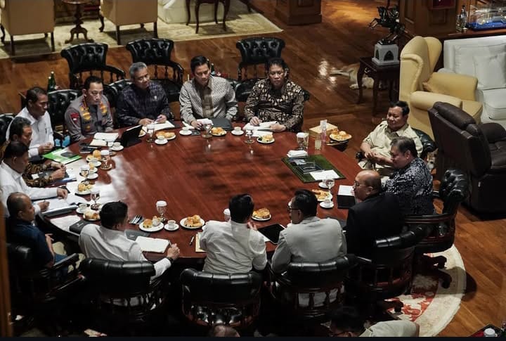 Presiden Prabowo Pimpin Rapat Terbatas, Bahas Isu Strategis Perekonomian