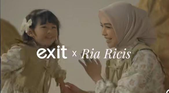 Ria Ricis x EXIT Rilis Koleksi Busana Terbaru: Perpaduan Modest Wear dan Tren Kekinian