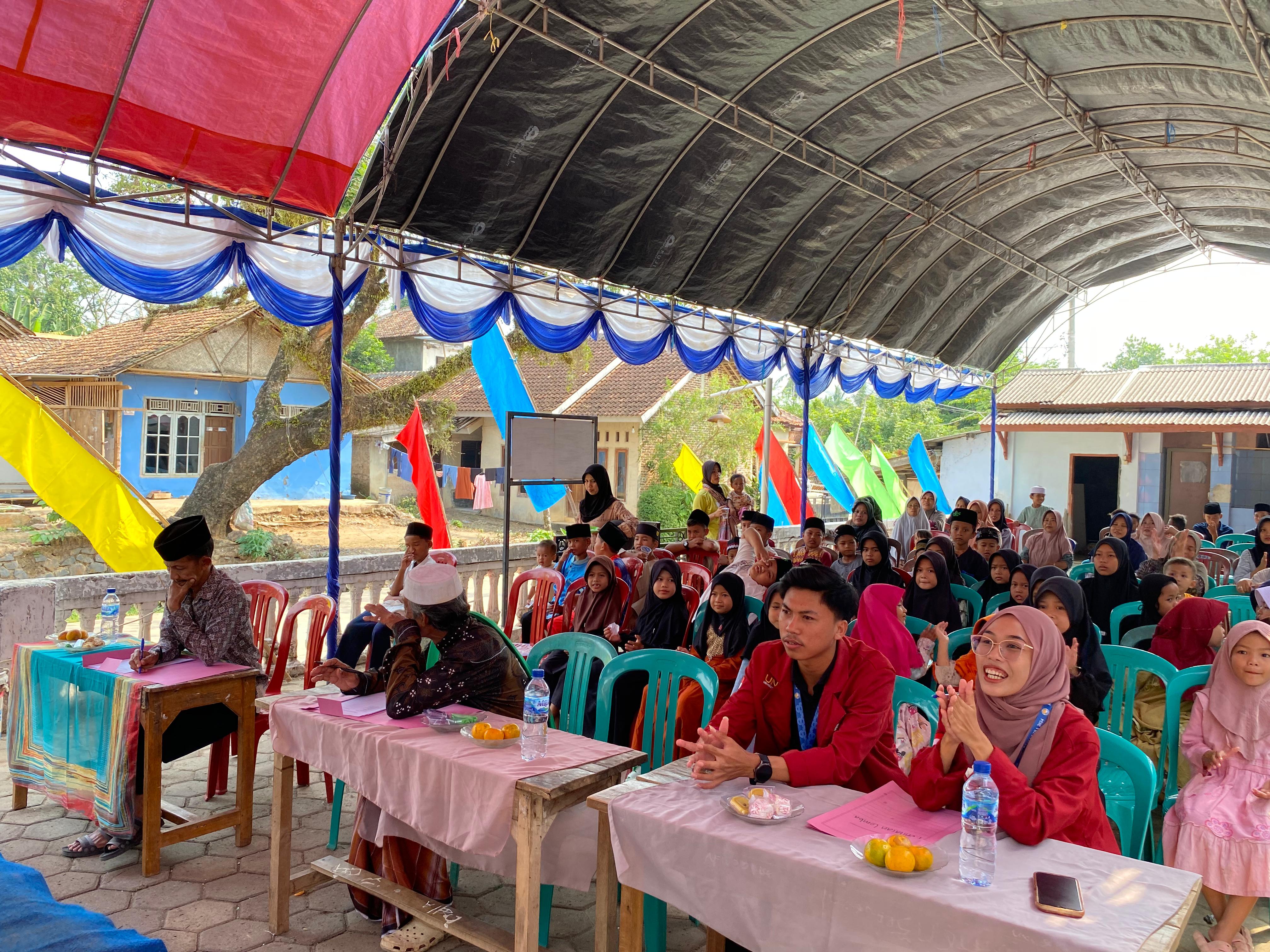 Capai Kemulian dengan Memberi Santunan Anak Yatim di Desa Bulakan oleh Mahasiswa KKM UNIBA