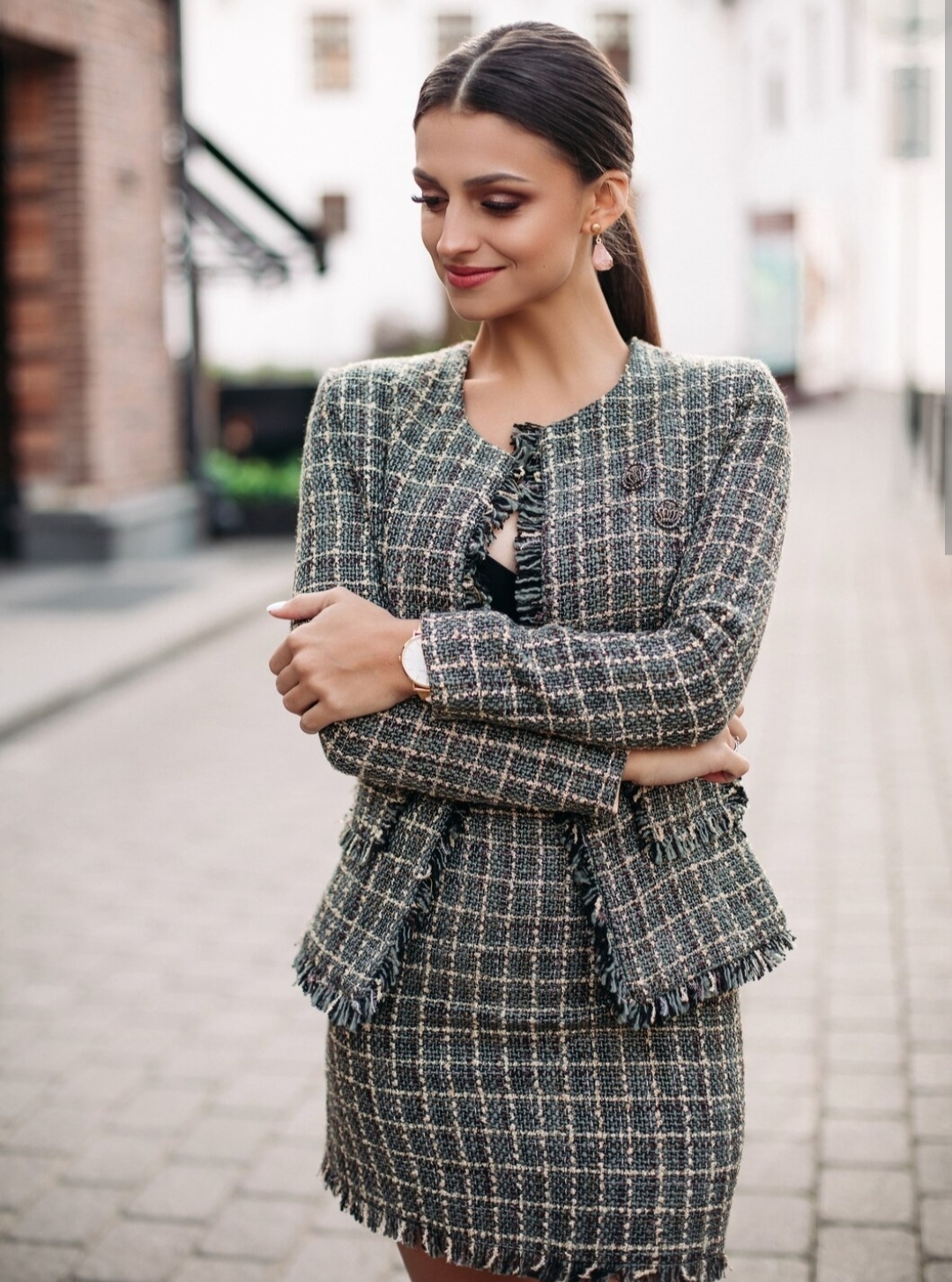 Tweed Blazer Menjadi Tren Fashion Klasik Anak Muda