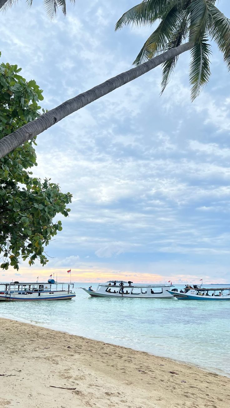 Pantai Pasir Putih Sirih: Rahasia Liburan Santai di Serang yang Viral di TikTok
