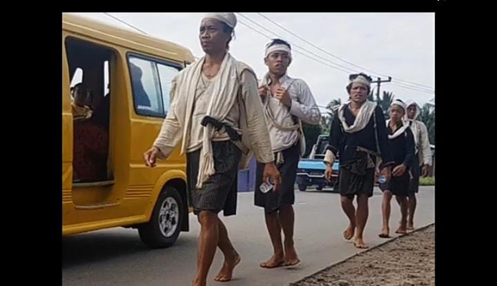 Lebih dari Sekadar Pakaian: Memahami Filosofi Mendalam di Balik Baju Adat Suku Baduy