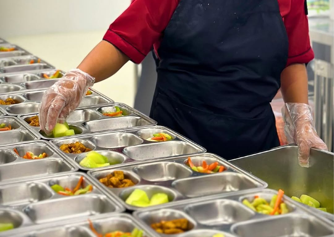 Temuan Skandal Nampan MBG: Minyak Babi, Tidak Food Grade, dan Penyalahgunaan Klaim SNI