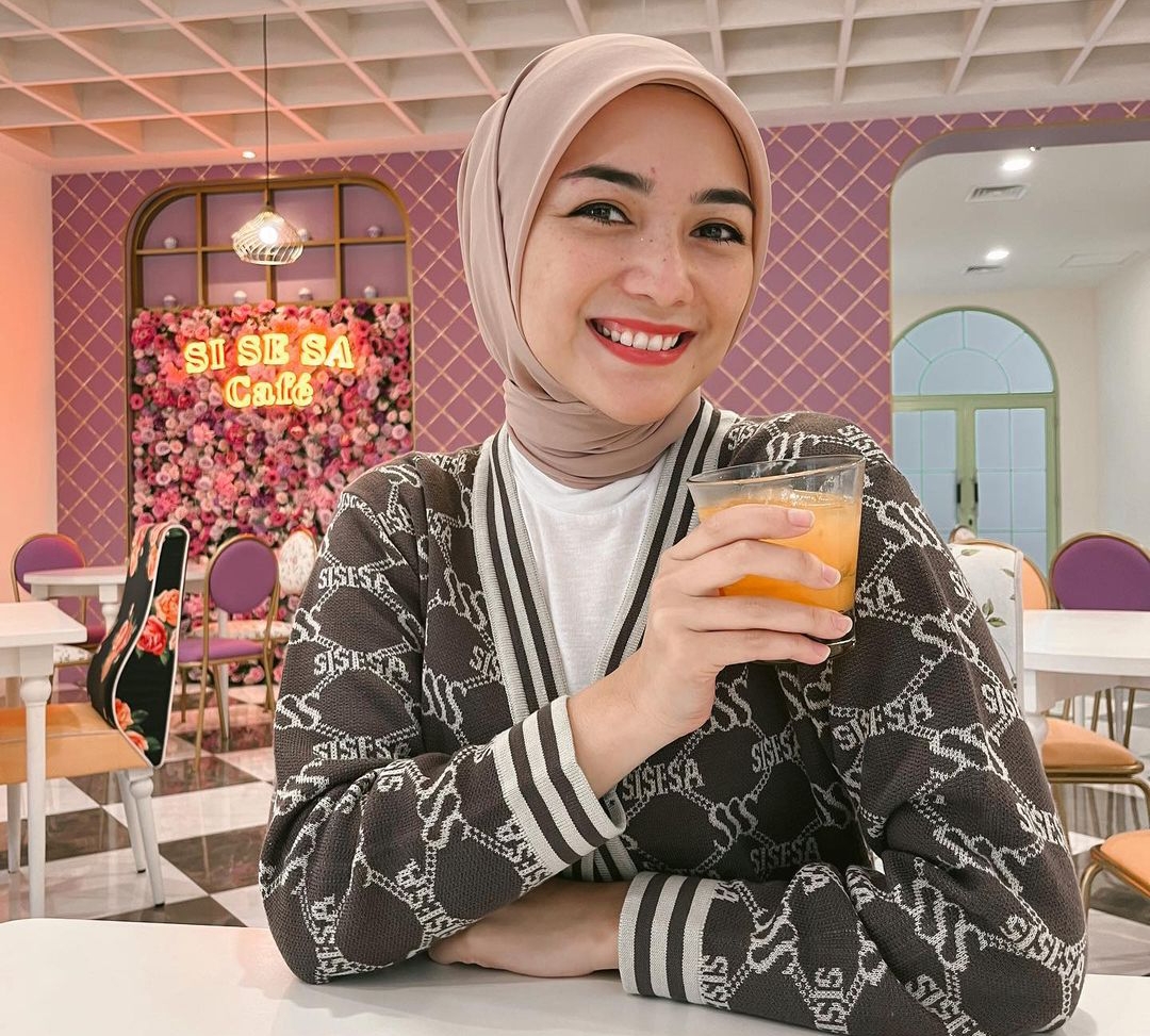 Tampil Elegan dengan Style Hijab Basic Kekinian