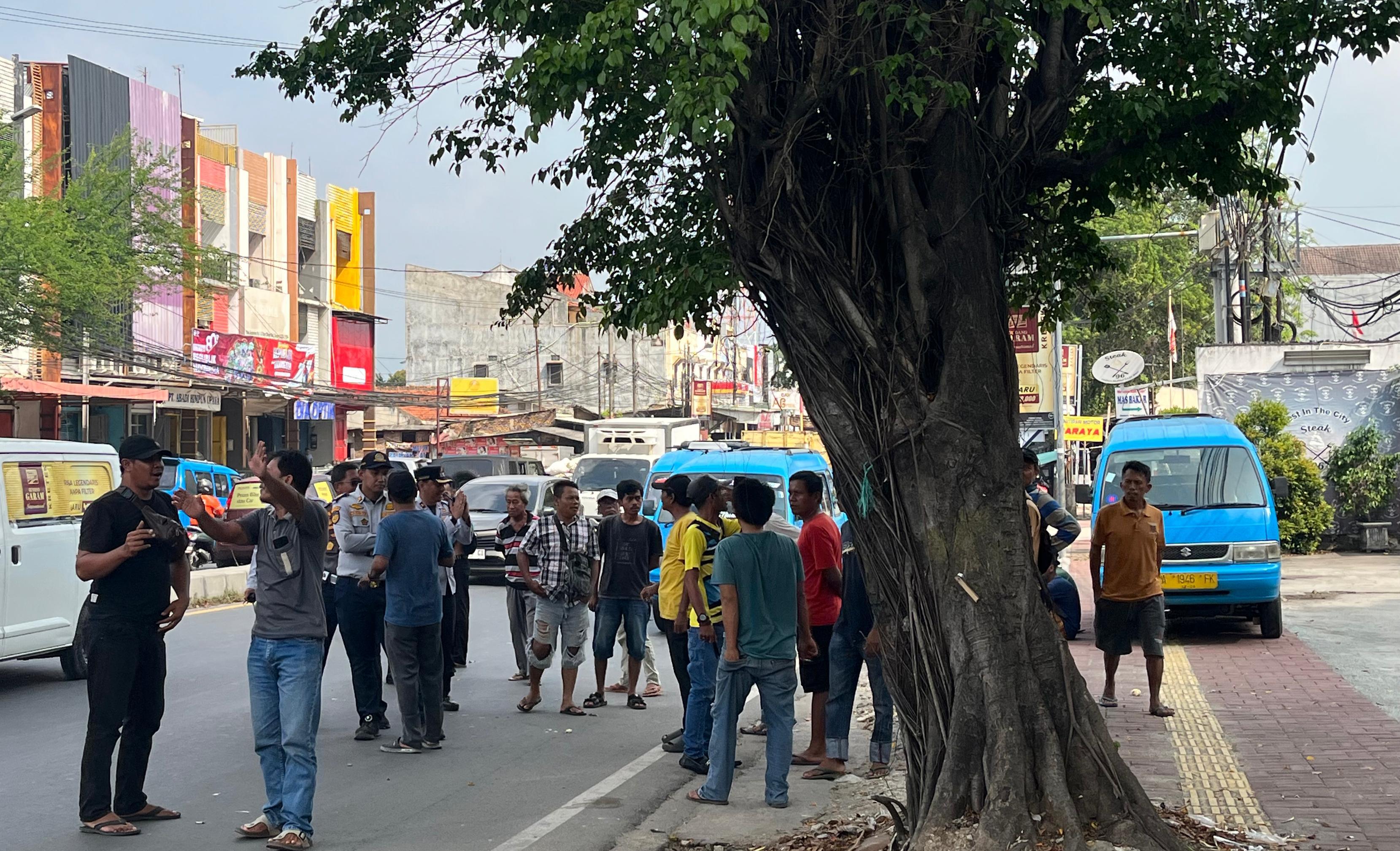 Angkutan Umum dari Cilegon Diminta Putar Balik di Pandean, Apa Alasannya?