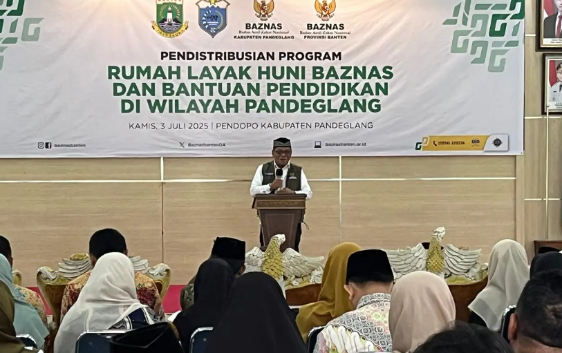 Wagub dan Ketua Baznas Berikan Bantuan Rumah Layak Huni di Pandeglang