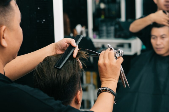 Hukum dan Adab Potong Rambut di Bulan Muharram: Benarkah Dilarang?