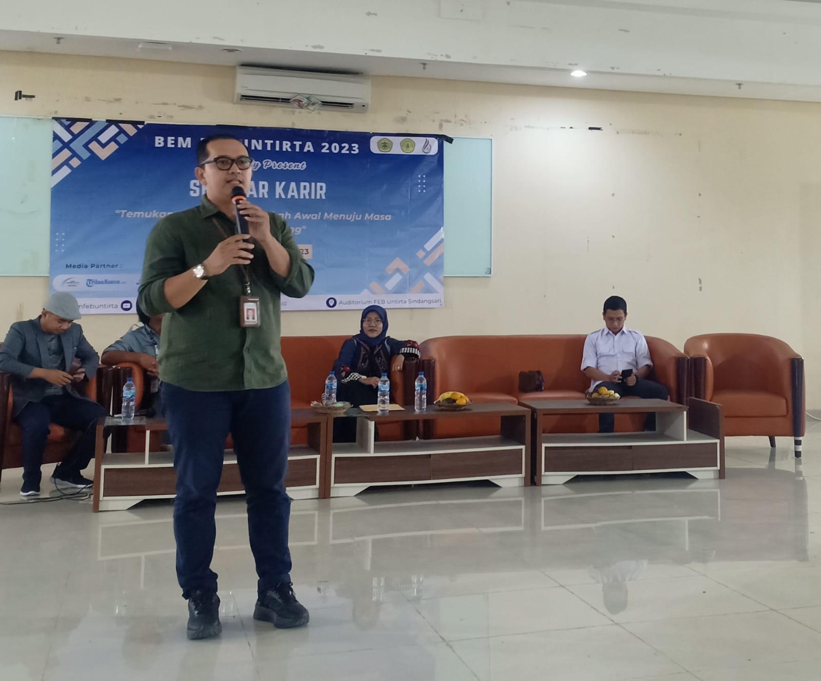 Siapkan Diri Menuju Karir Masa Depan, FEB Untirta Adakan Seminar Karir