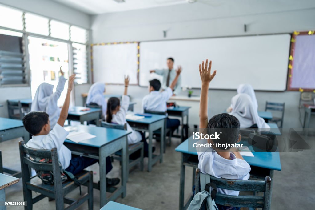 Inilah Teks Pidato Inspiratif Tentang Hari Pendidikan Nasional untuk Sekolah di Banten