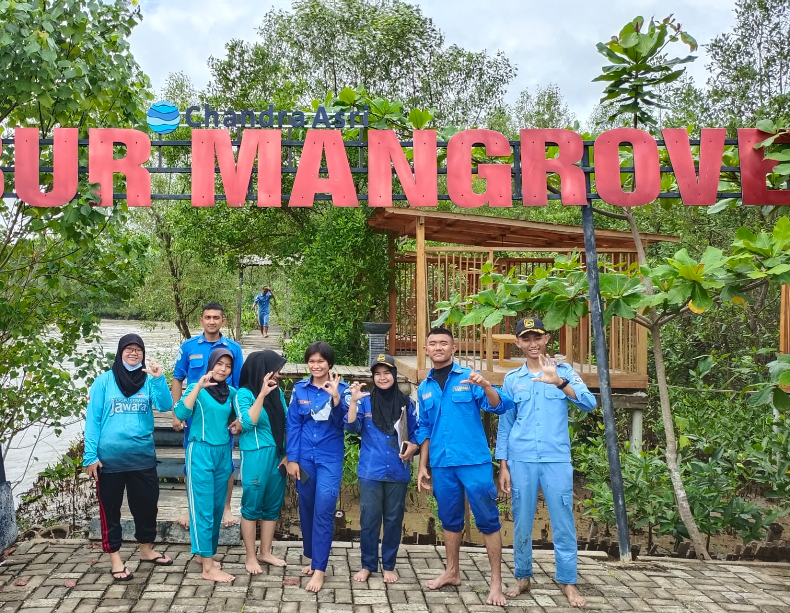 Lembur Mangrove Patikang Tawarkan Sensasi Wisata Sungai dan Laut