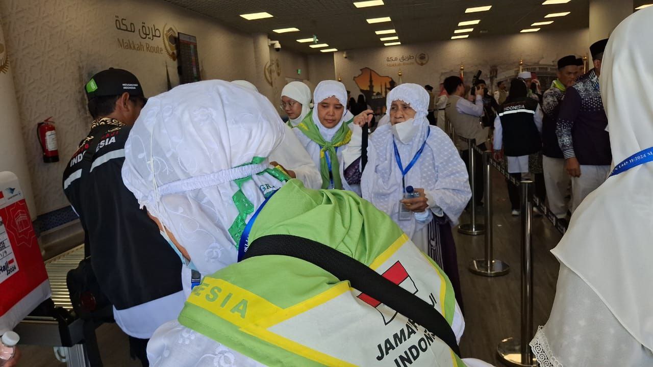 7.200 Calon Haji Indonesia Mendarat di Madinah, Dapat Alquran, Sajadah dan Tasbih Secara Gratis